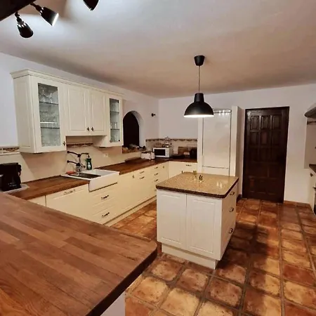 Гостевой дом Casa-la-costa - With Pool For Groups, Families And Retreats 4*