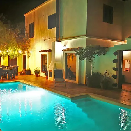 Гостевой дом Casa-la-costa - With Pool For Groups, Families And Retreats