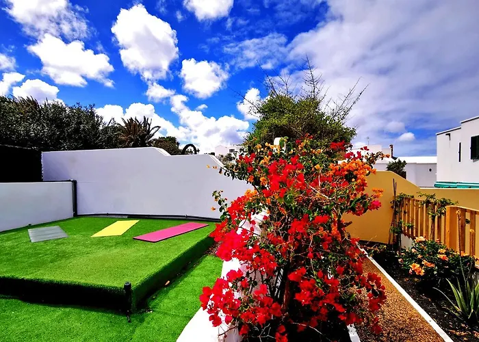 Casa-la-costa - With Pool For Groups, Families And Retreats 게스트하우스 4*